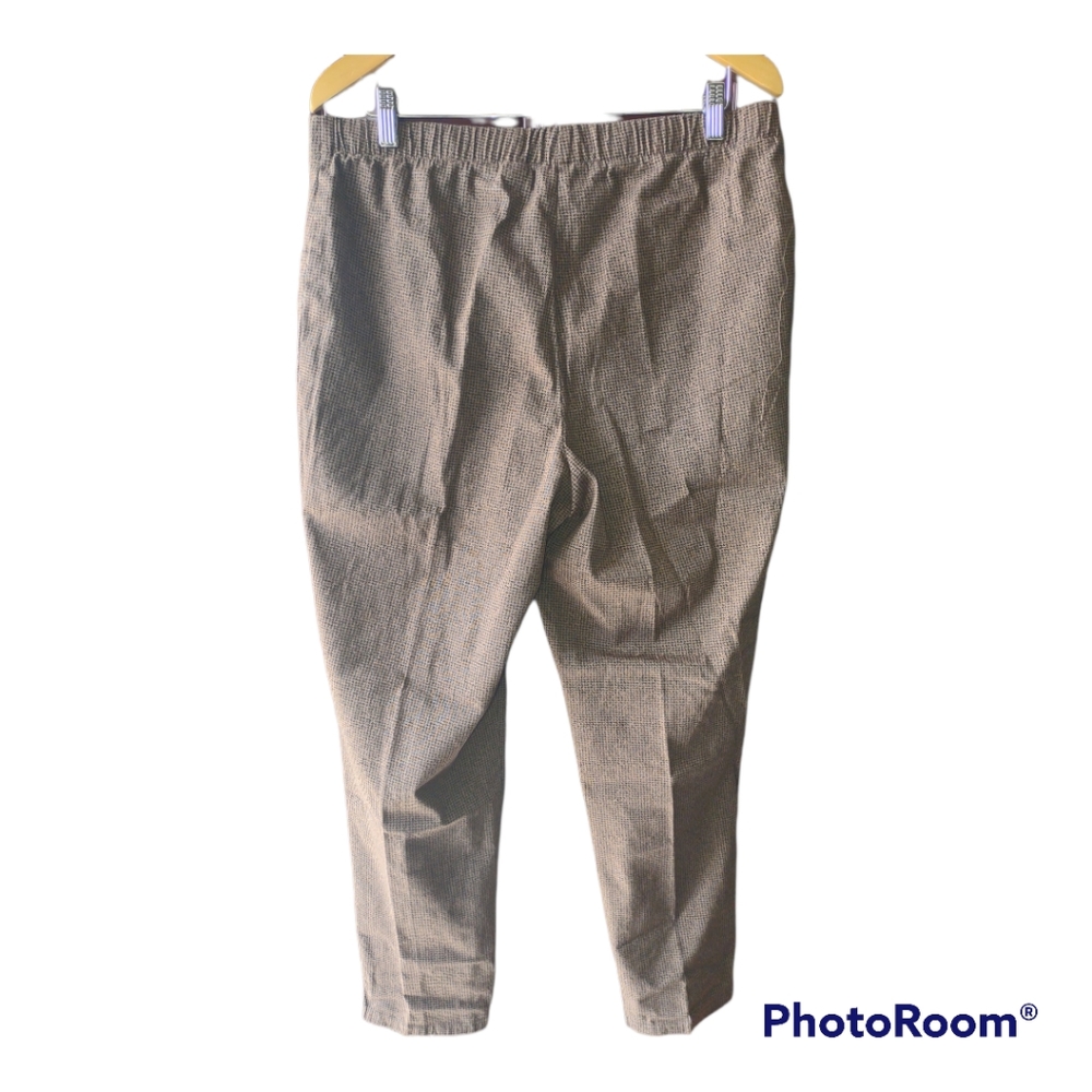 NWOT Realsize Women's Stretch Pull On Pants with Pockets - Picture 7 of 8